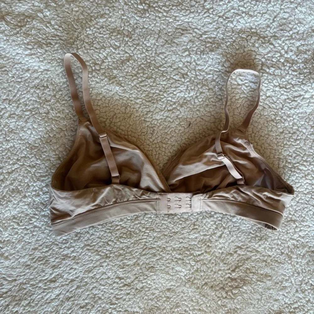 SKIMS Fits Everybody Triangle Bralette Nude Tan Size Medium Adjustable Straps - Picture 2 of 4